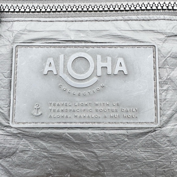 ALOHA Collection Gray Mini Tote / Crossbody Splash-Proof Travel Bag - Picture 4 of 13